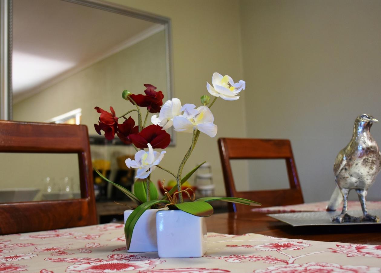 Kamaku Guesthouse Cc Otjiwarongo Ngoại thất bức ảnh