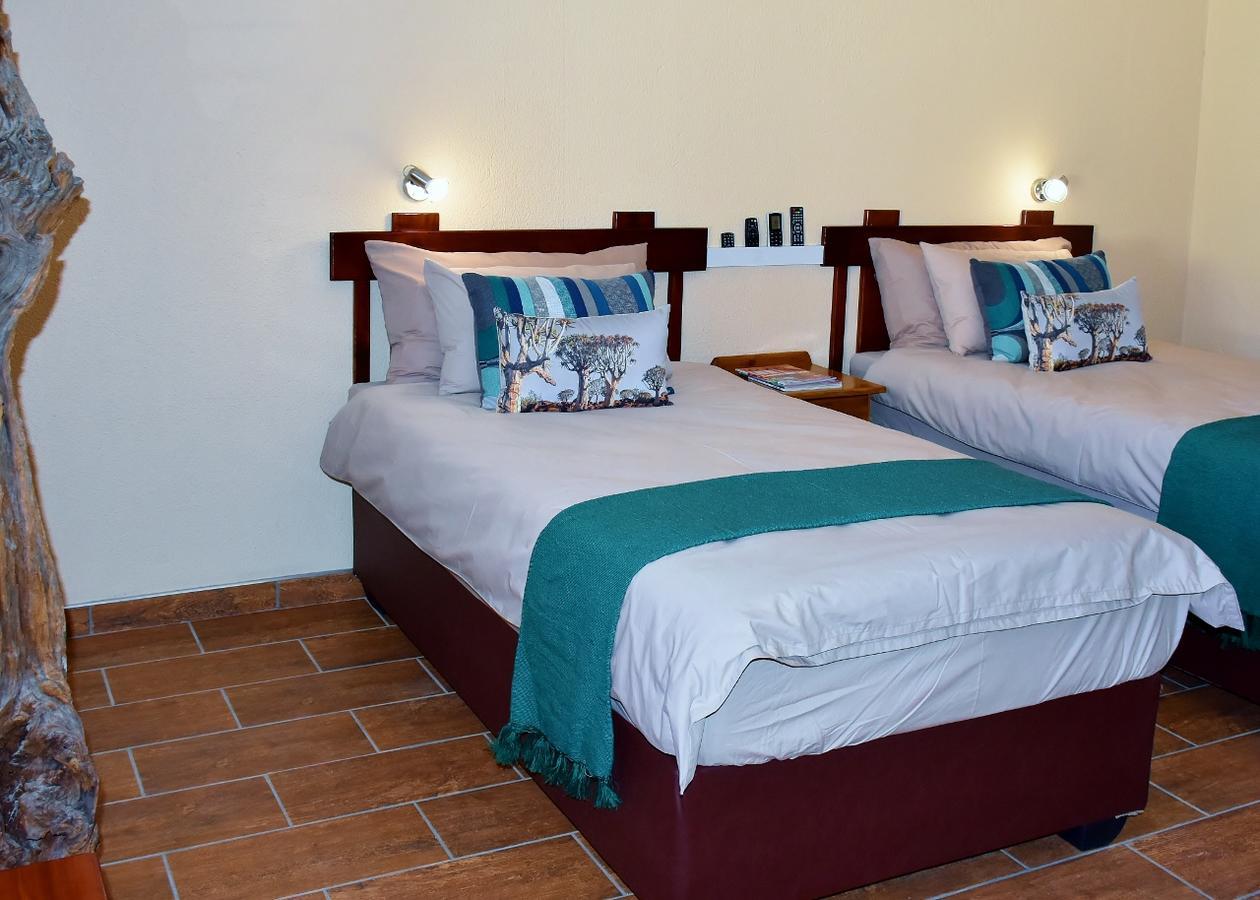 Kamaku Guesthouse Cc Otjiwarongo Ngoại thất bức ảnh