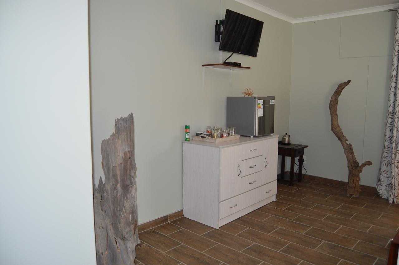 Kamaku Guesthouse Cc Otjiwarongo Ngoại thất bức ảnh